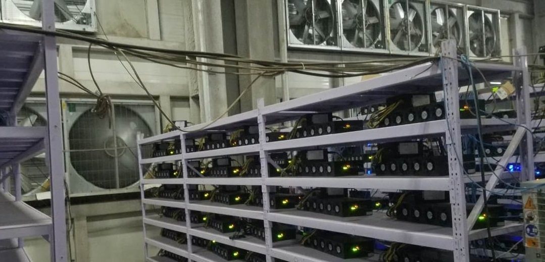 осевые промышленные вентиляторы охлаждают майнинг ферму охлаждение майнинг станции осевыми промышленными вентиляторами