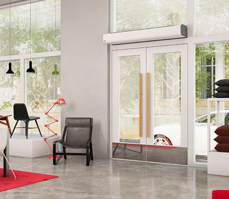 Электрическая тепловая завеса в горизонтальном исполнении на входной группе Электрическая тепловая завеса в горизонтальном исполнении